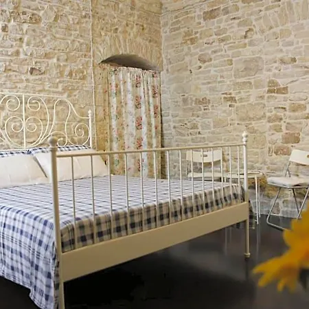 La Petite Maison 4*